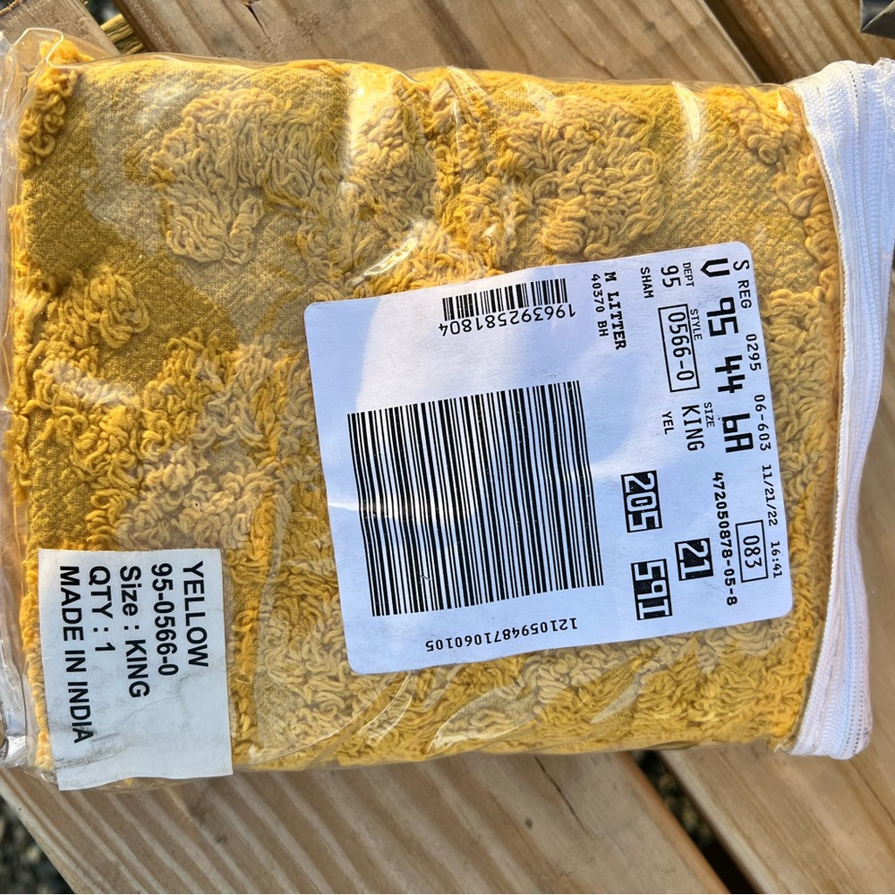 Chenille Tufted Yellow Bedspread Full Size